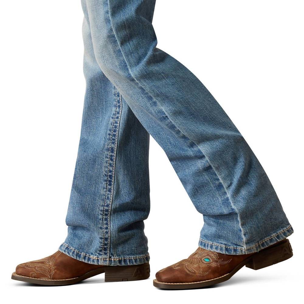 NEW ARIAT girls lydia boot cut jean in medium wash - Picture 4 of 4